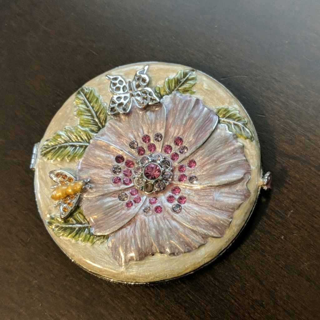 Compact Mirror